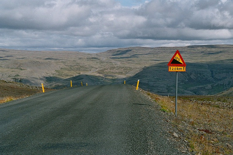 F03_24_25.jpg
